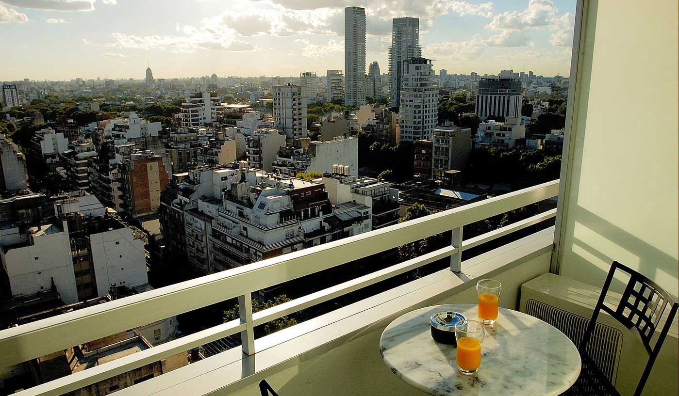 Spacious Studio in Five Star Building