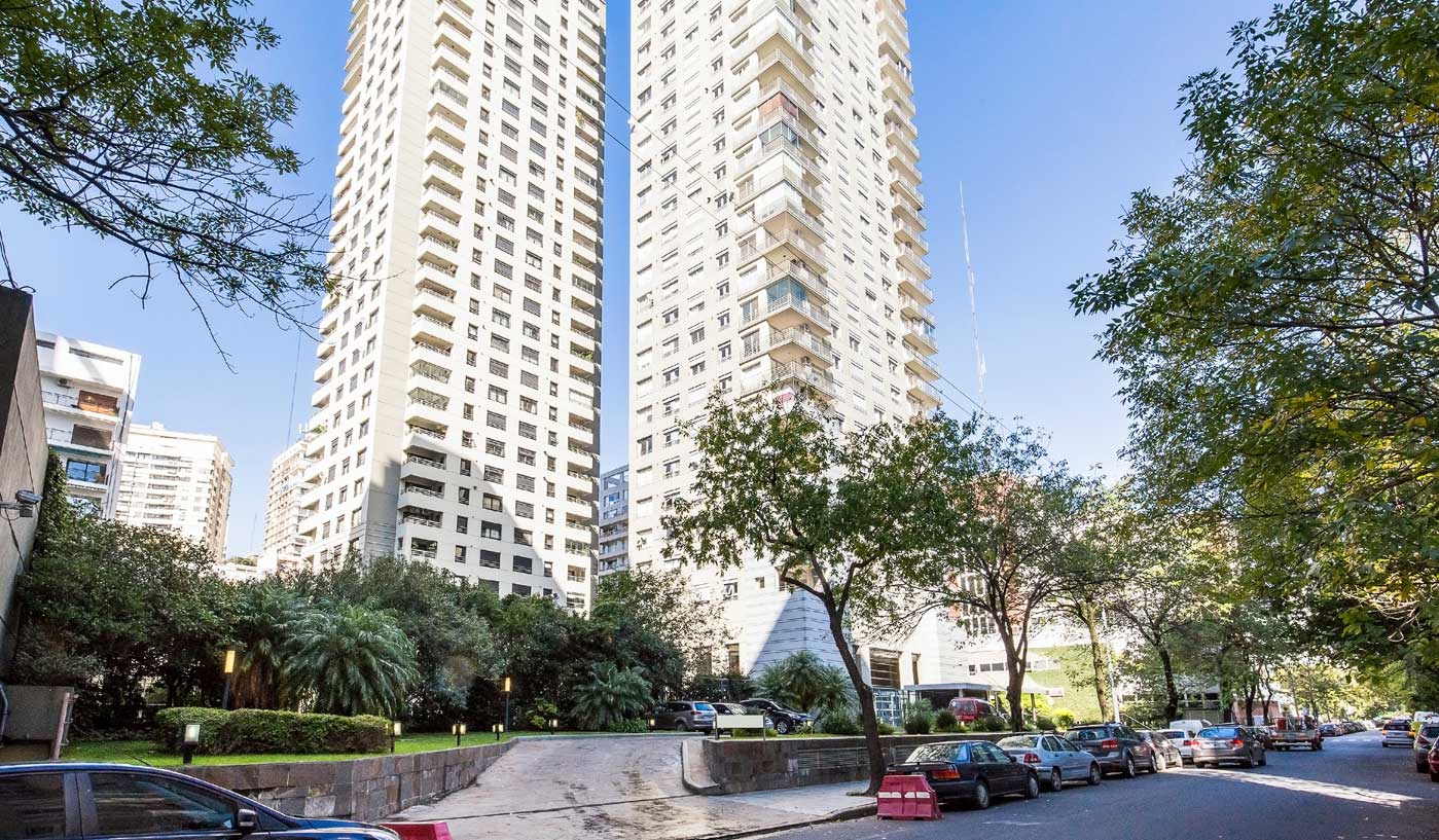 Modern Two Bedroom Apartment with Pool, Gym and Tennis Court