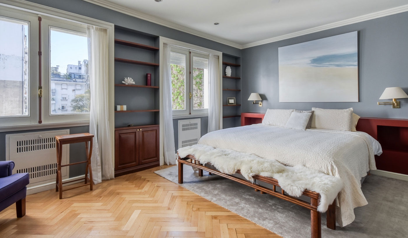 Splendid Three Bedroom Apartment in Classy Recoleta