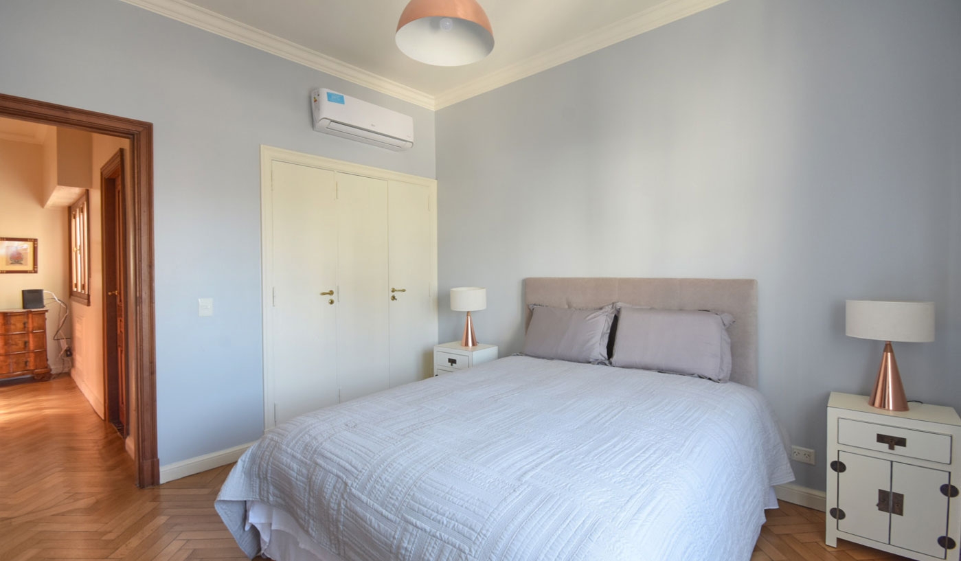 Splendid Three Bedroom Apartment in Classy Recoleta