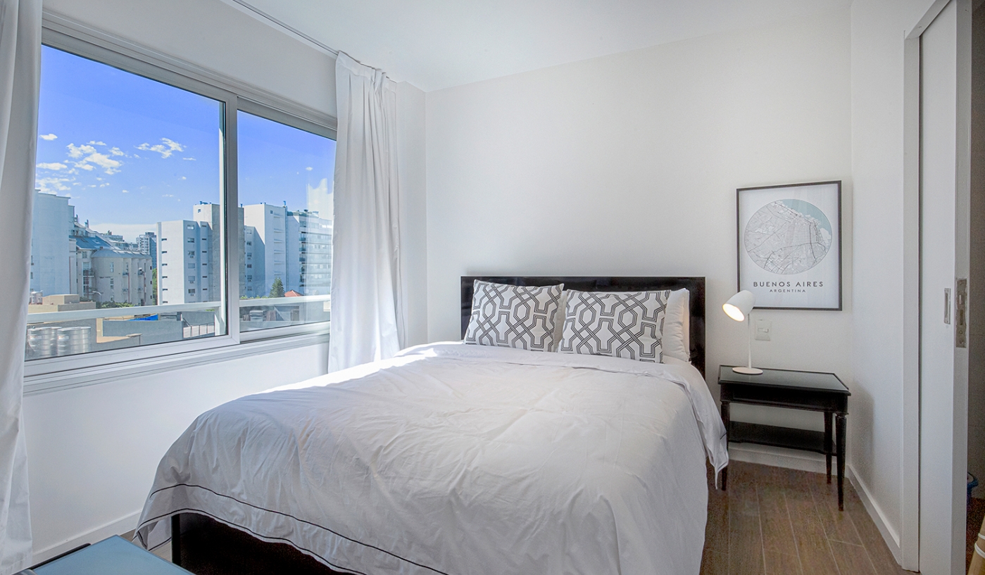 Recently Renovated One Bedroom Apartment with Rooftop Pool