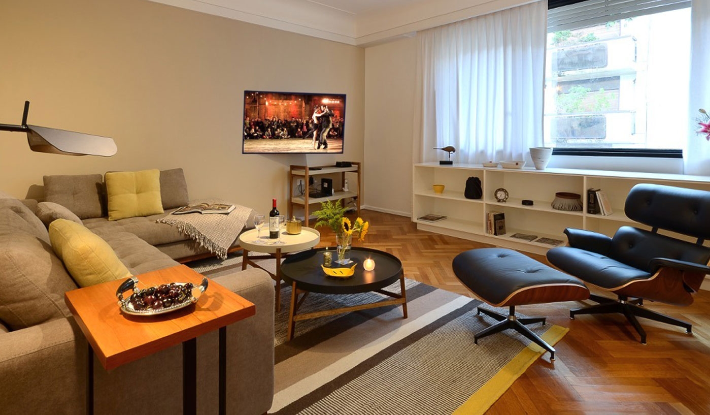 Elegant Two Bedroom Apartment in Classy Recoleta