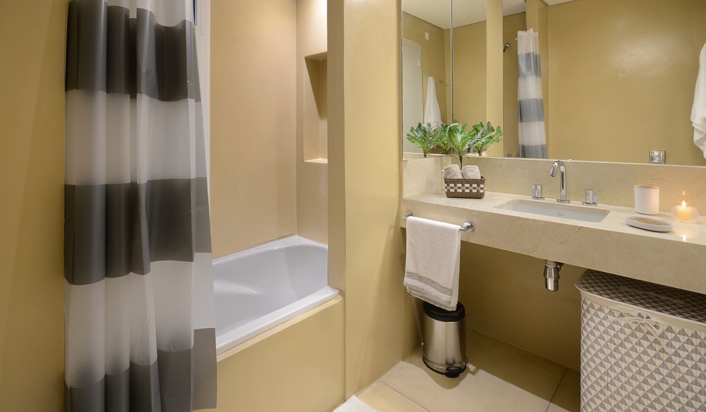 Elegant Two Bedroom Apartment in Classy Recoleta