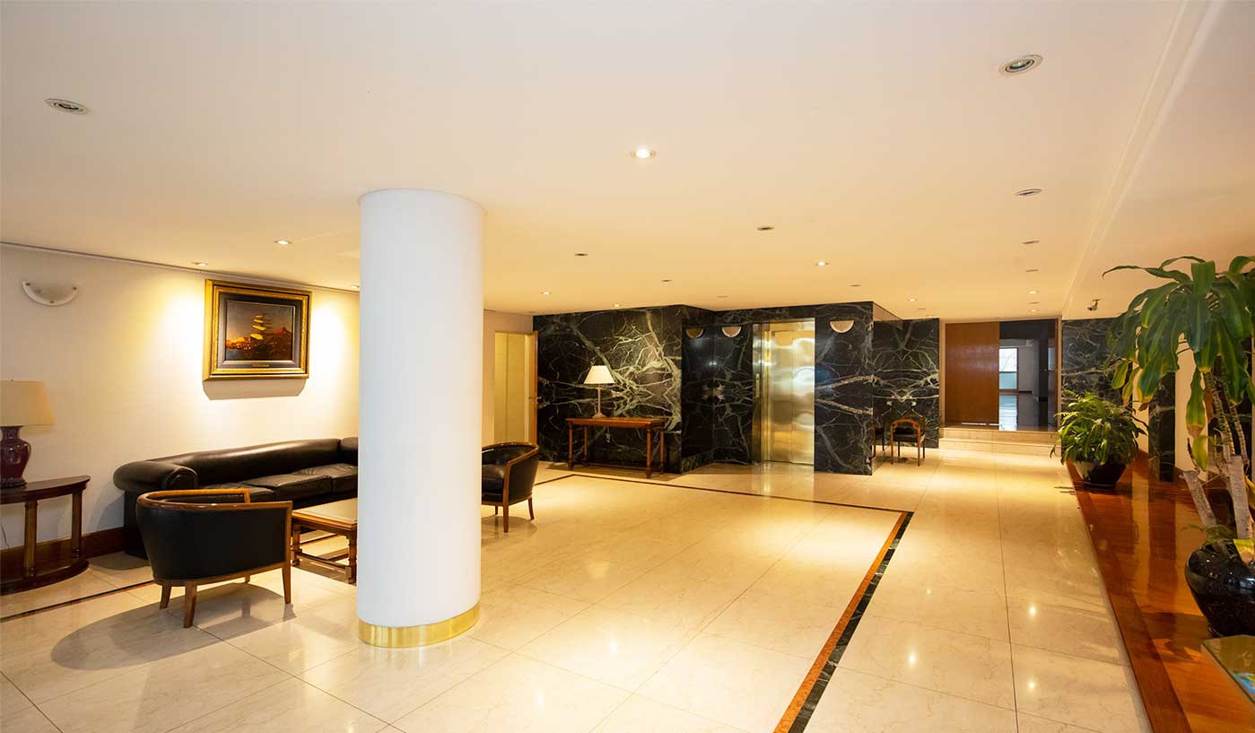 Luxury Three Bedroom Apartment in Exclusive Recoleta Location