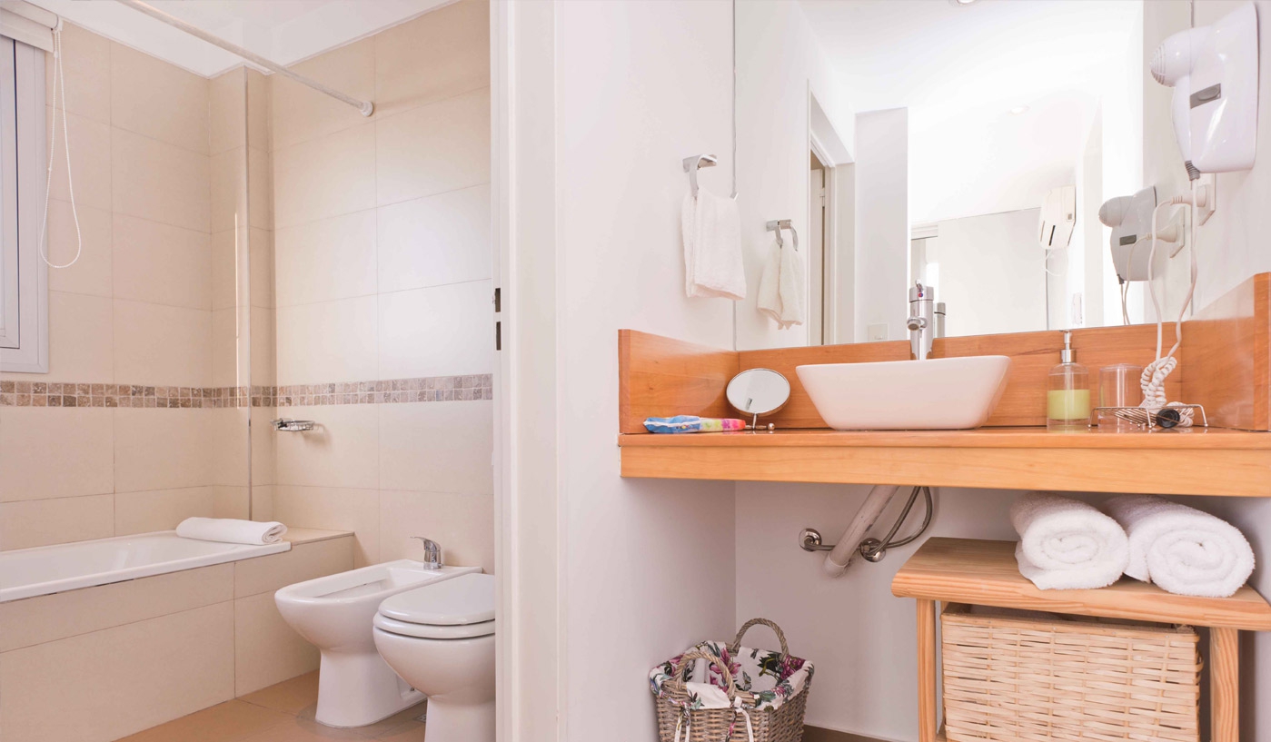 Three Storey Penthouse with Private Terrace, BBQ and Hot-Tub