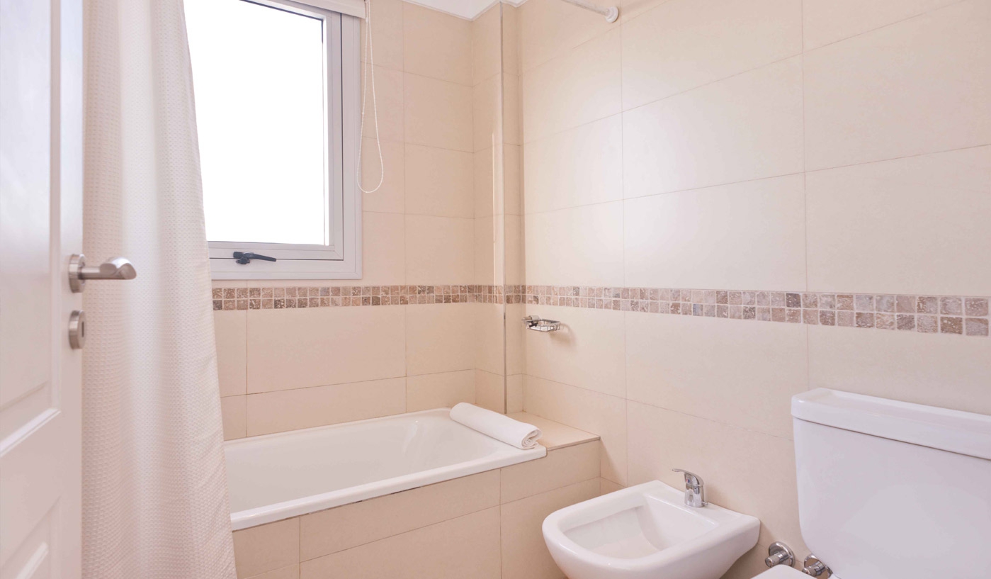 Three Storey Penthouse with Private Terrace, BBQ and Hot-Tub