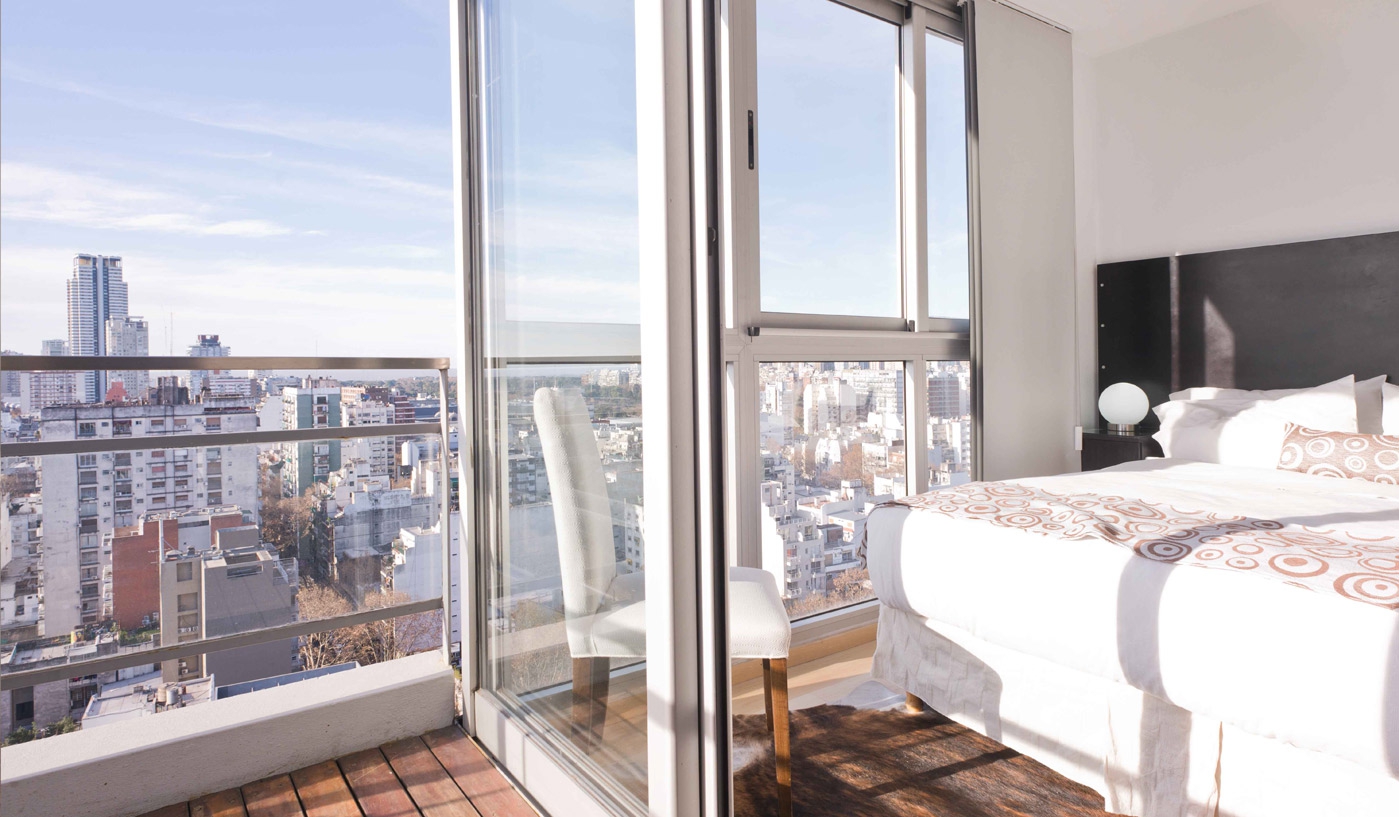 Three Storey Penthouse with Private Terrace, BBQ and Hot-Tub