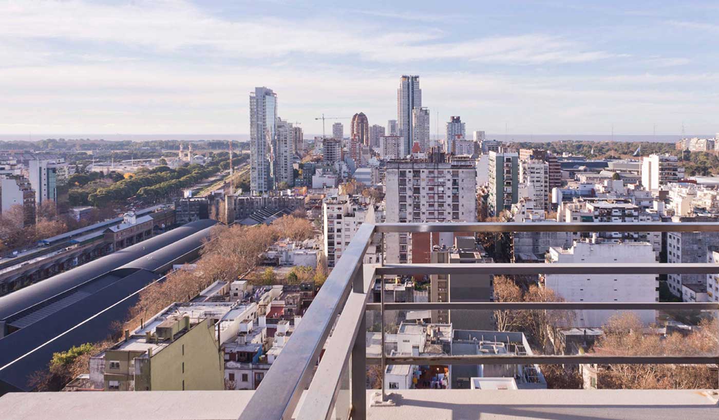 Three Storey Penthouse with Private Terrace, BBQ and Hot-Tub