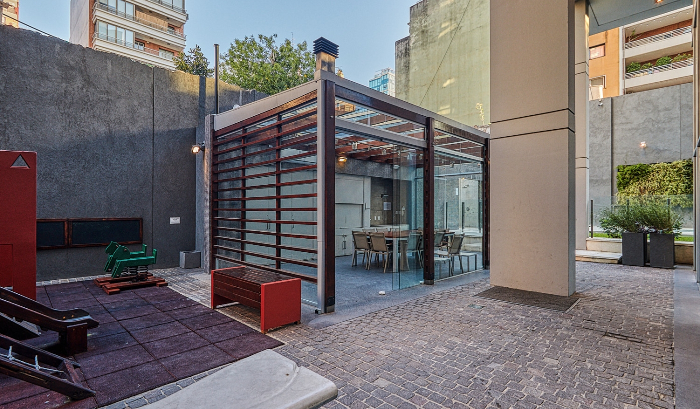 Spectacular One Bedroom Apartment in Luxury Building