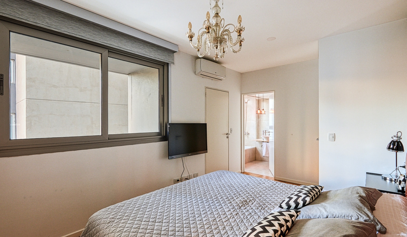 Spectacular One Bedroom Apartment in Luxury Building