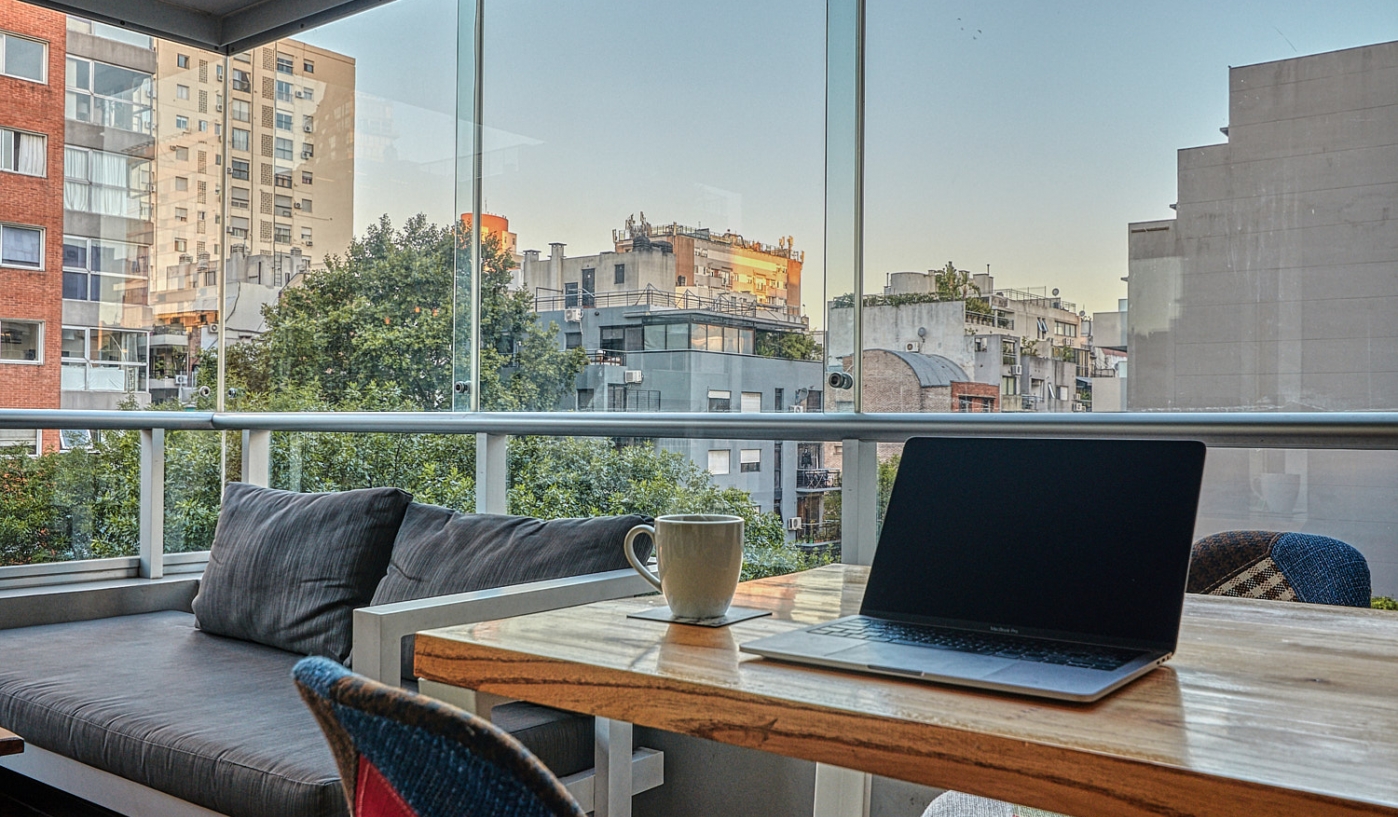 Spectacular One Bedroom Apartment in Luxury Building