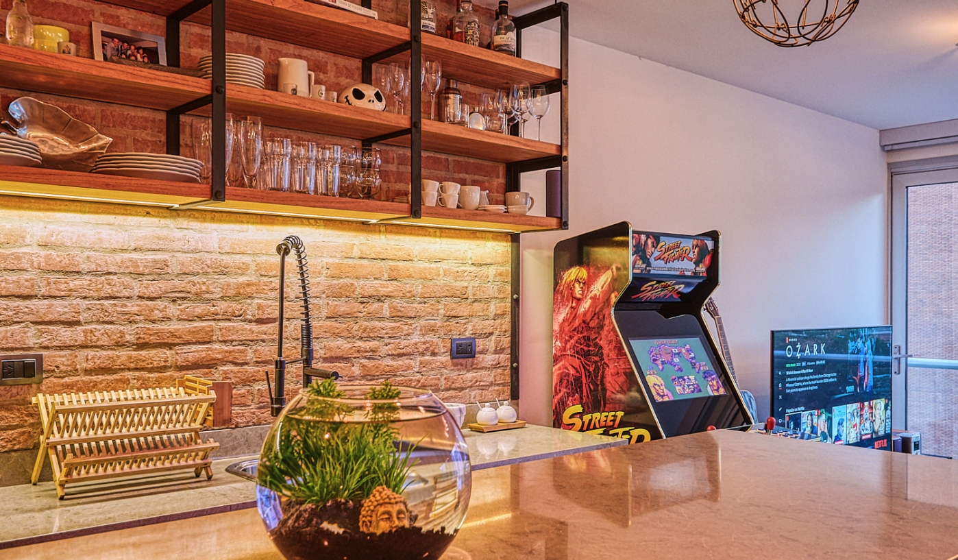 Spectacular One Bedroom Apartment in Luxury Building