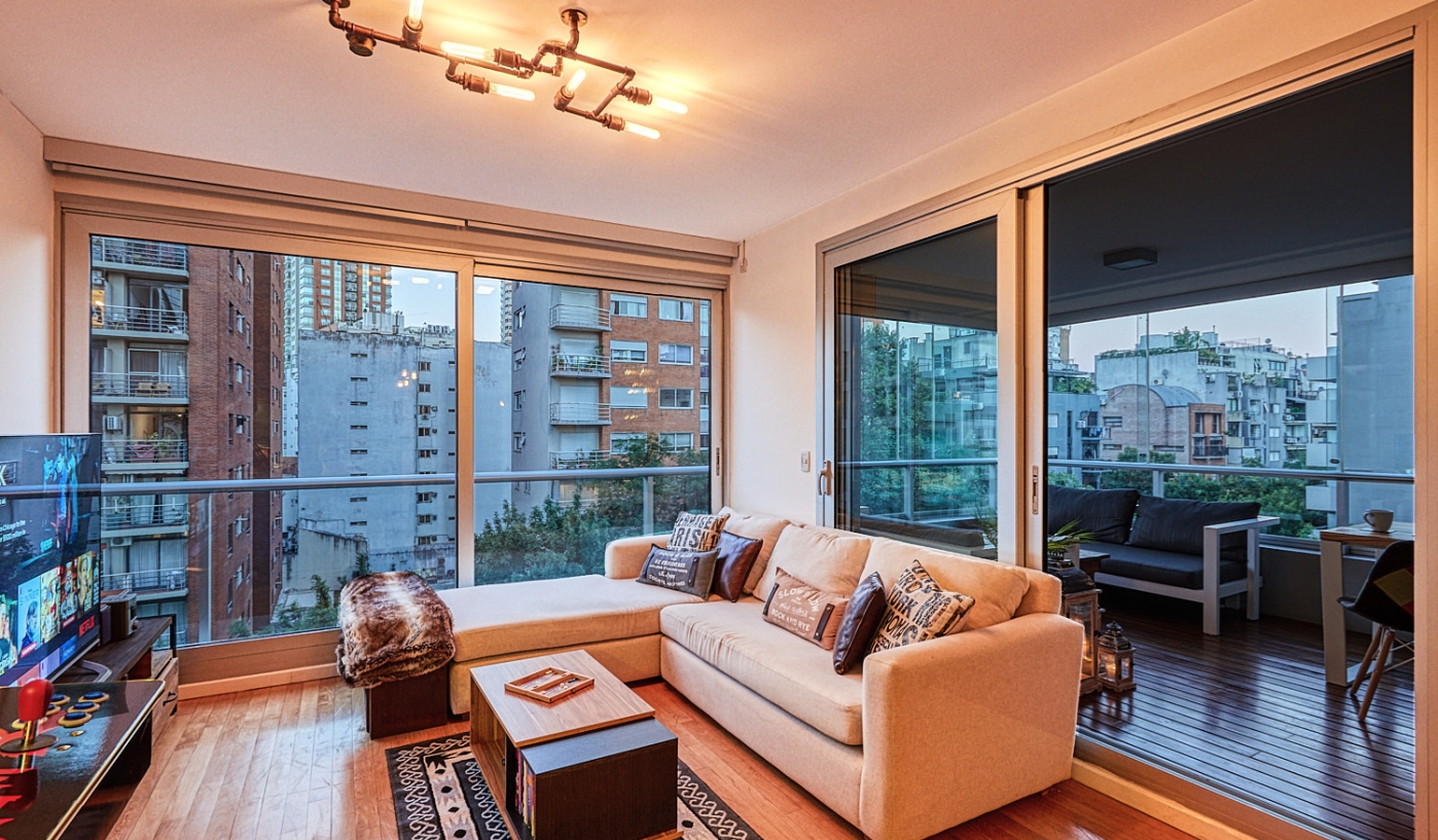 Spectacular One Bedroom Apartment in Luxury Building