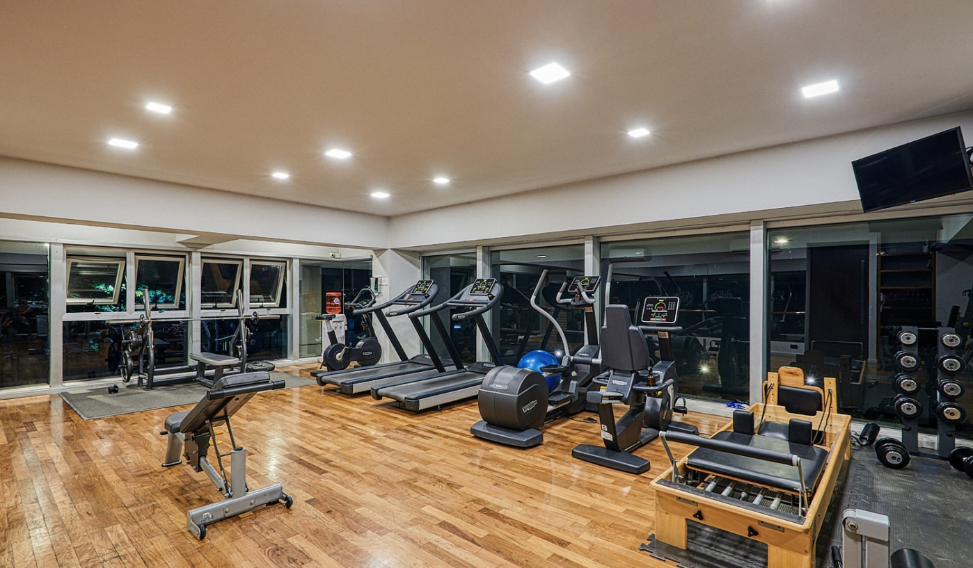 Spectacular One Bedroom Apartment in Luxury Building