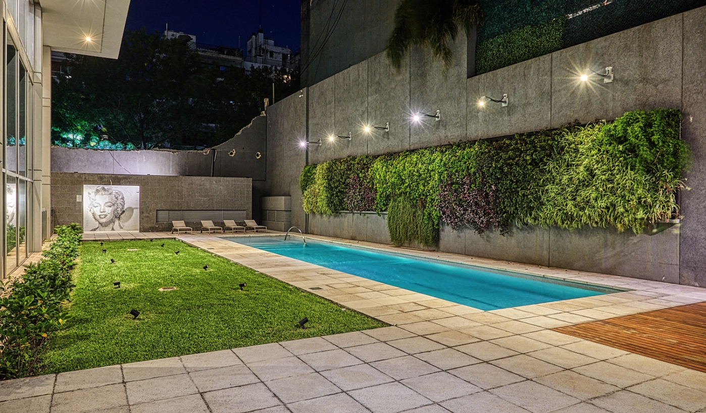 Spectacular One Bedroom Apartment in Luxury Building