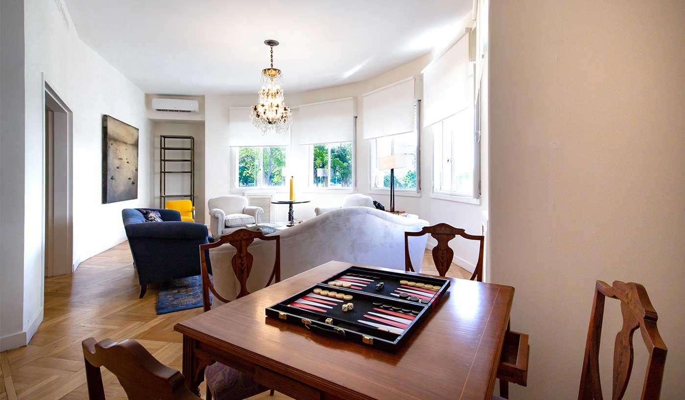 Amazing Four Bedroom Apartment in Iconic Building