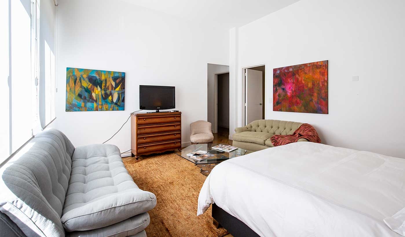 Amazing Four Bedroom Apartment in Iconic Building