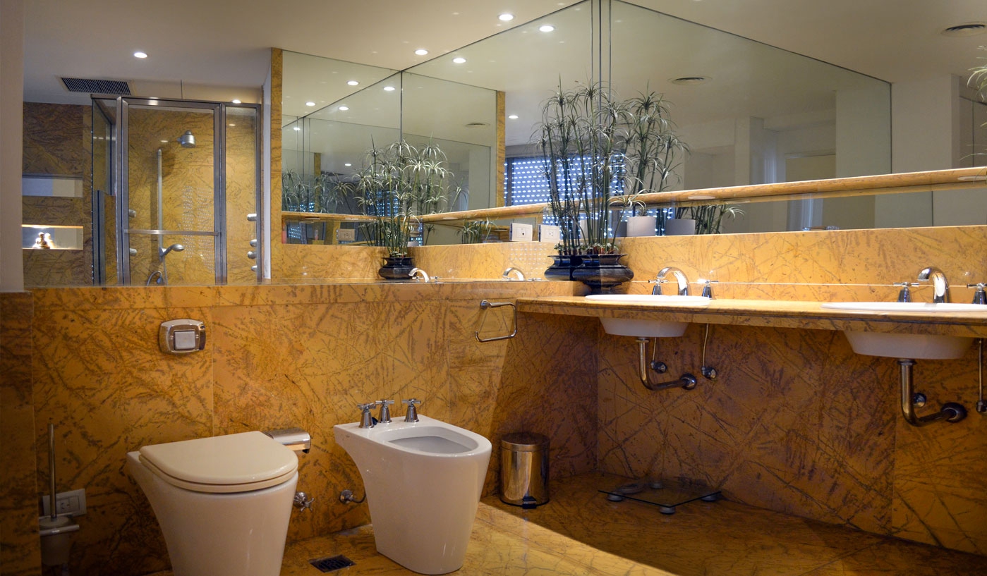 Superb Apartment in Iconic Building with Panoramic Views