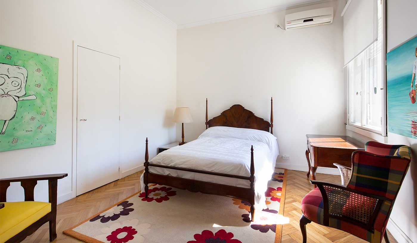 Amazing Four Bedroom Apartment in Iconic Building