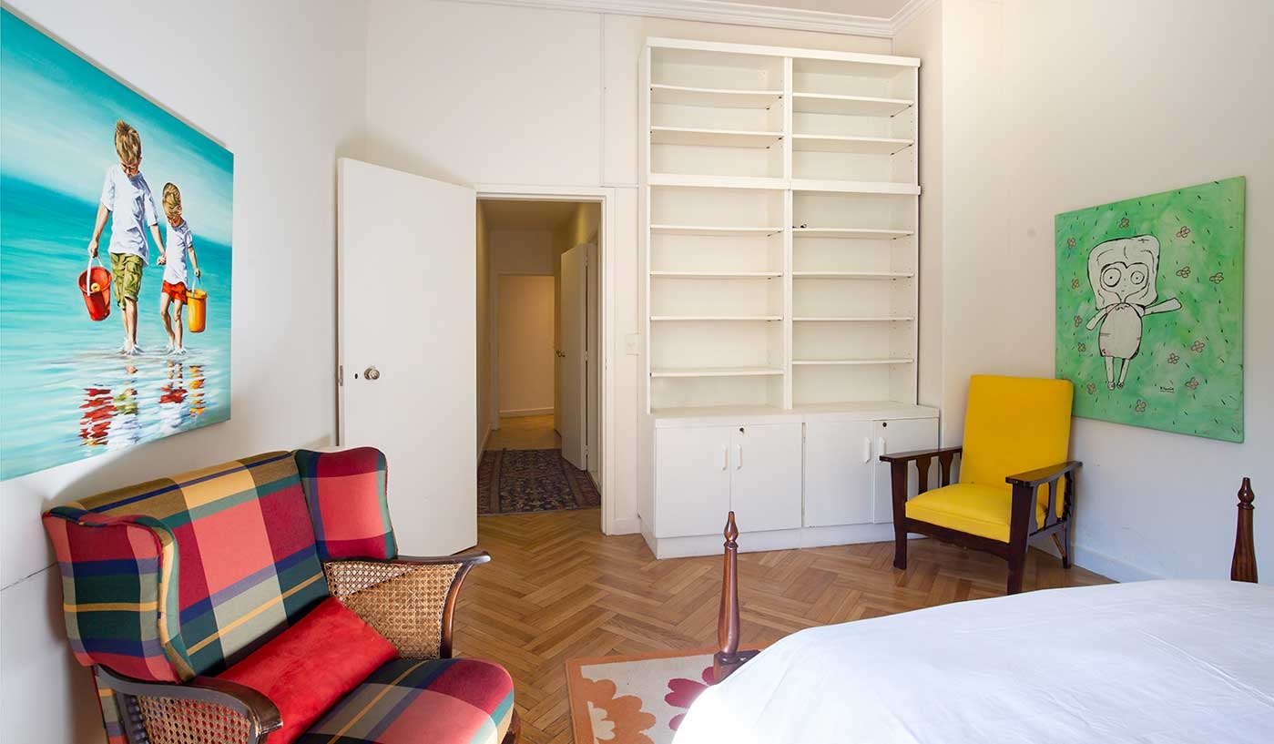 Amazing Four Bedroom Apartment in Iconic Building