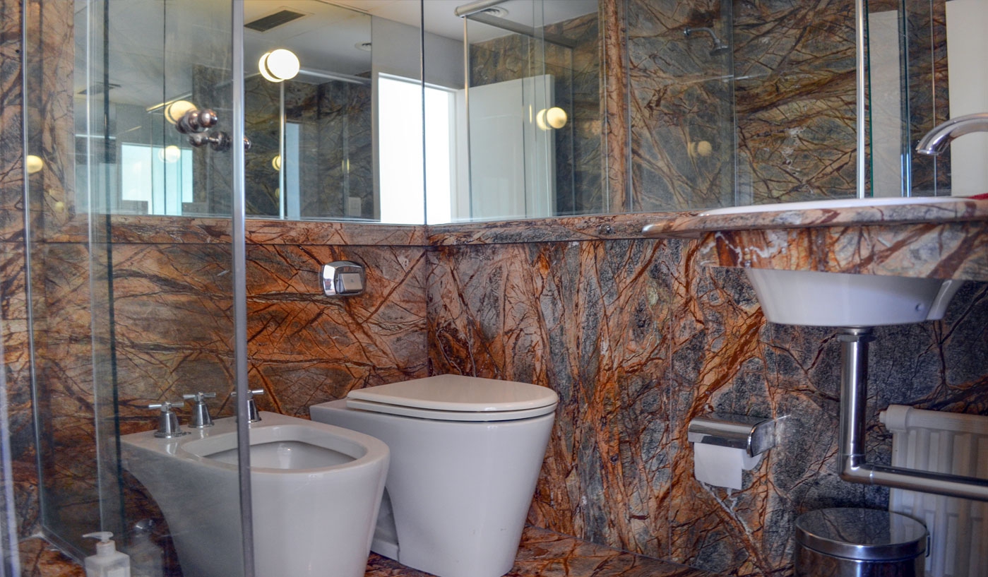 Superb Apartment in Iconic Building with Panoramic Views