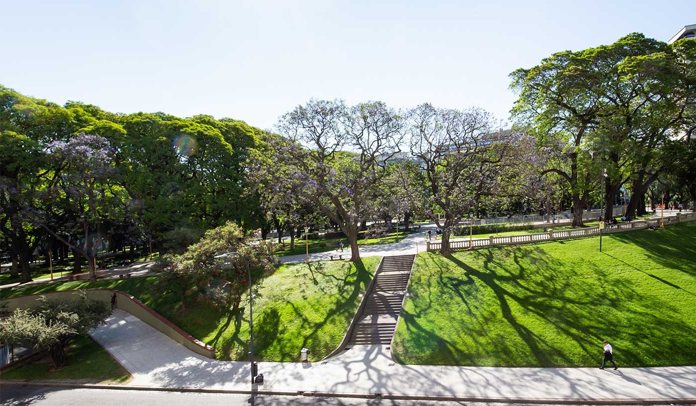 Amazing Four Bedroom Apartment in Iconic Building