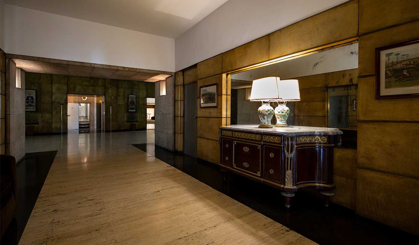 Amazing Four Bedroom Apartment in Iconic Building