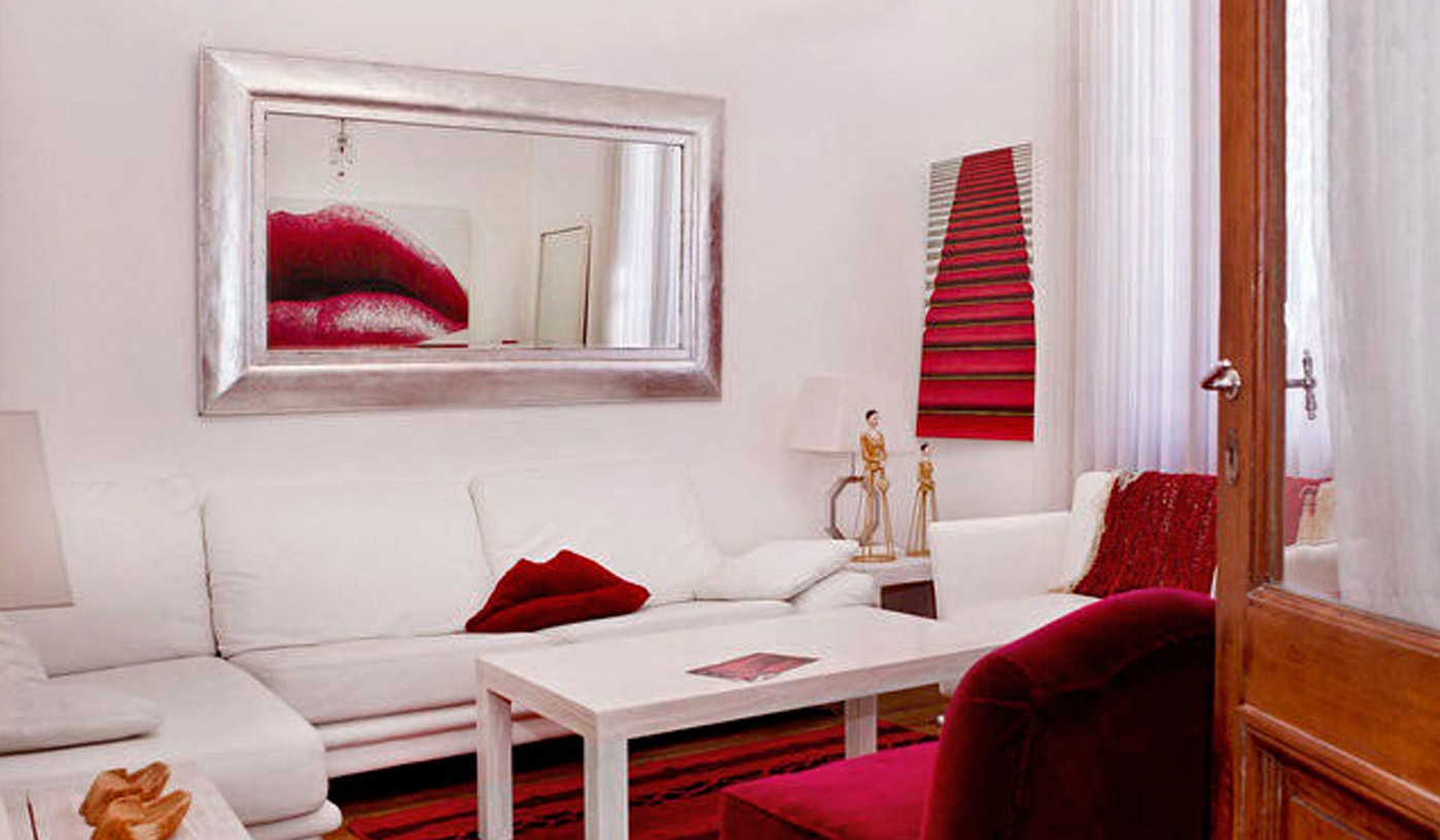 French Style Four Bedroom Townhouse With Inner Courtyard