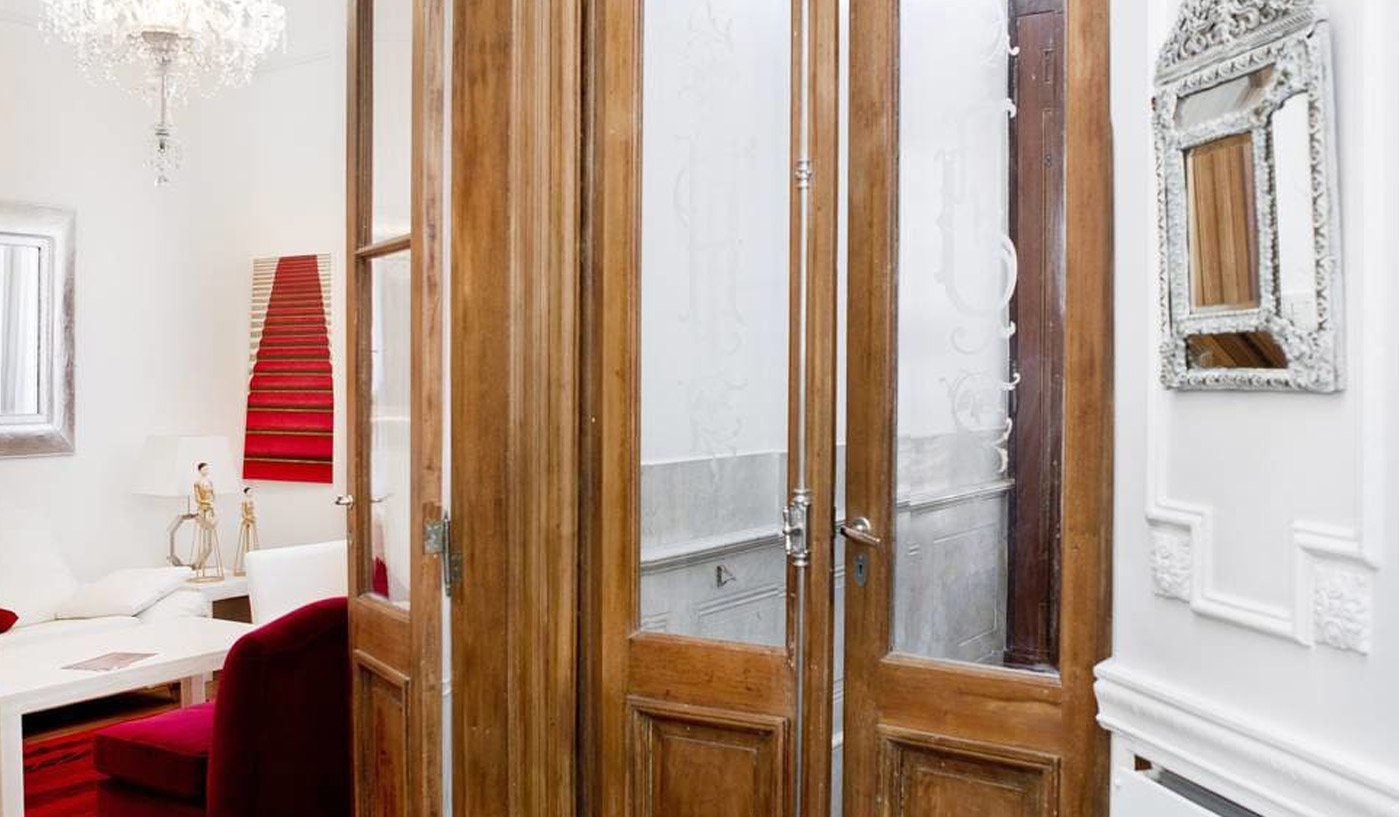 French Style Four Bedroom Townhouse With Inner Courtyard