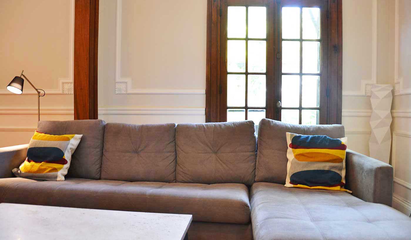 Contemporary Four Bedroom House With Private Rooftop Terrace and BBQ