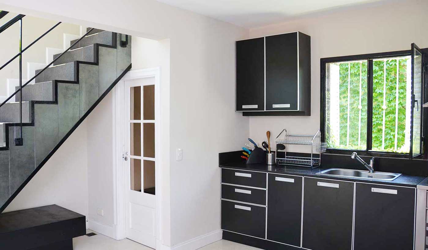 Contemporary Four Bedroom House With Private Rooftop Terrace and BBQ