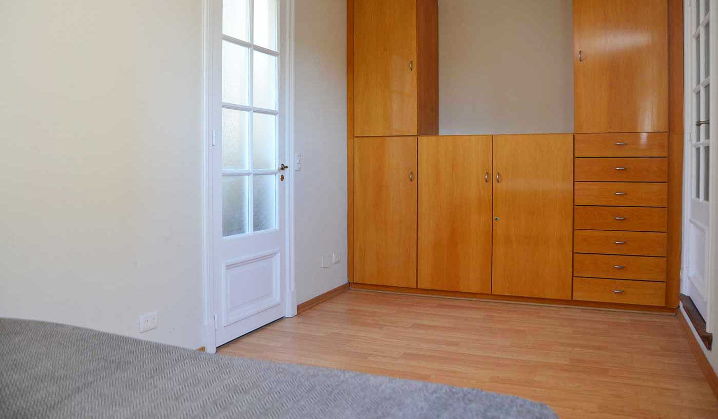 Contemporary Four Bedroom House With Private Rooftop Terrace and BBQ