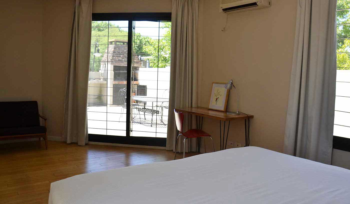 Contemporary Four Bedroom House With Private Rooftop Terrace and BBQ