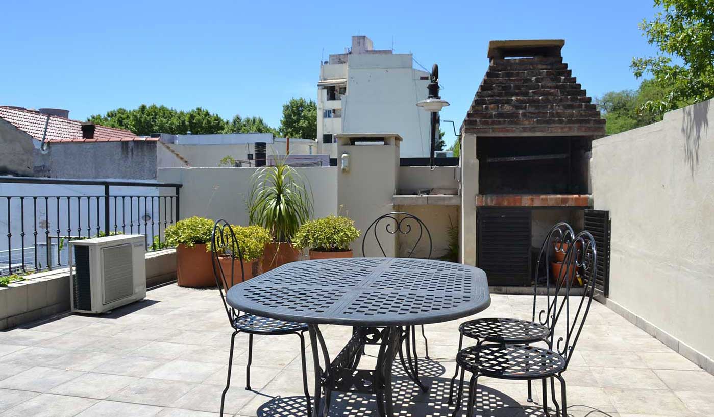 Contemporary Four Bedroom House With Private Rooftop Terrace and BBQ
