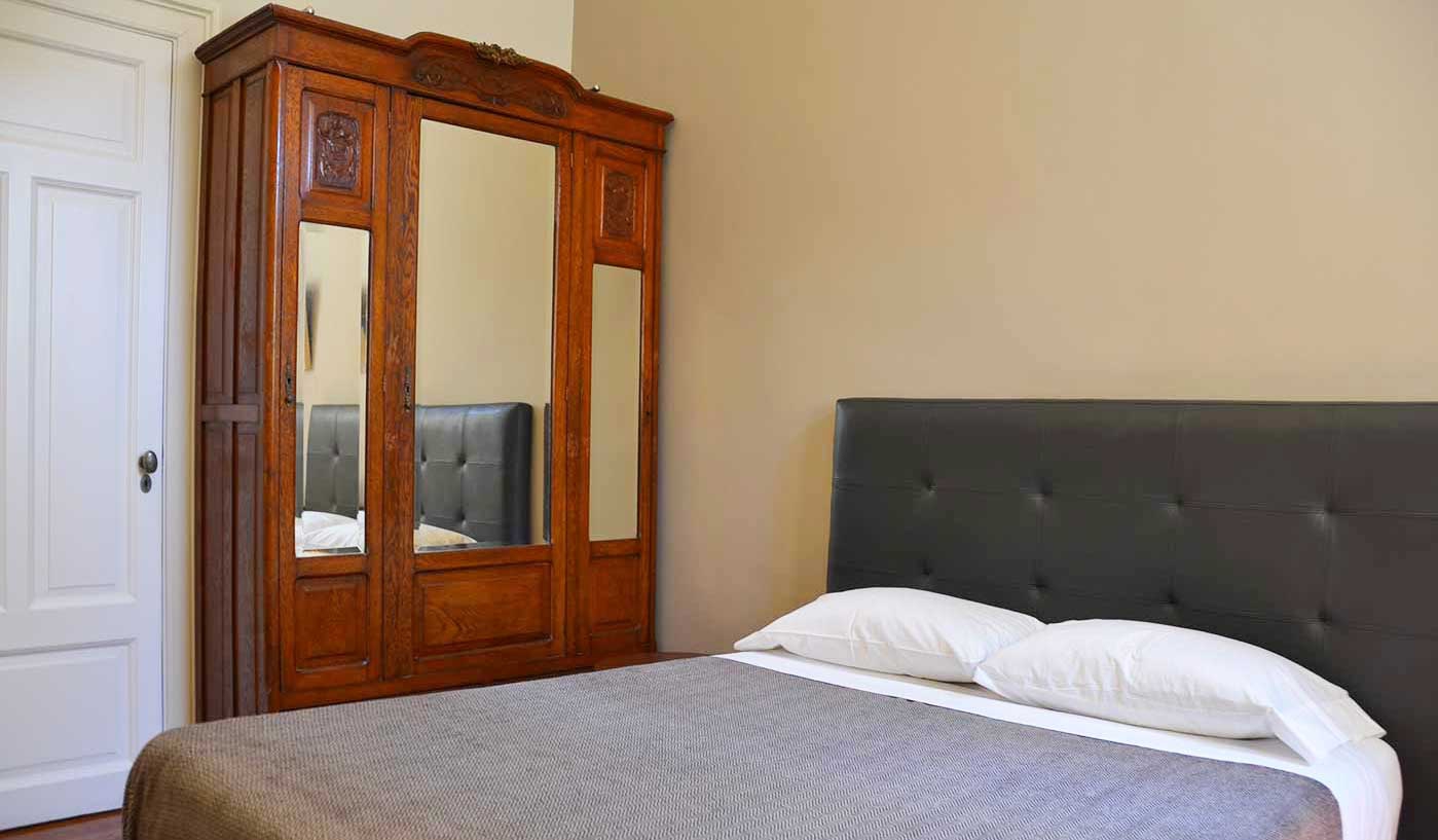 Contemporary Four Bedroom House With Private Rooftop Terrace and BBQ