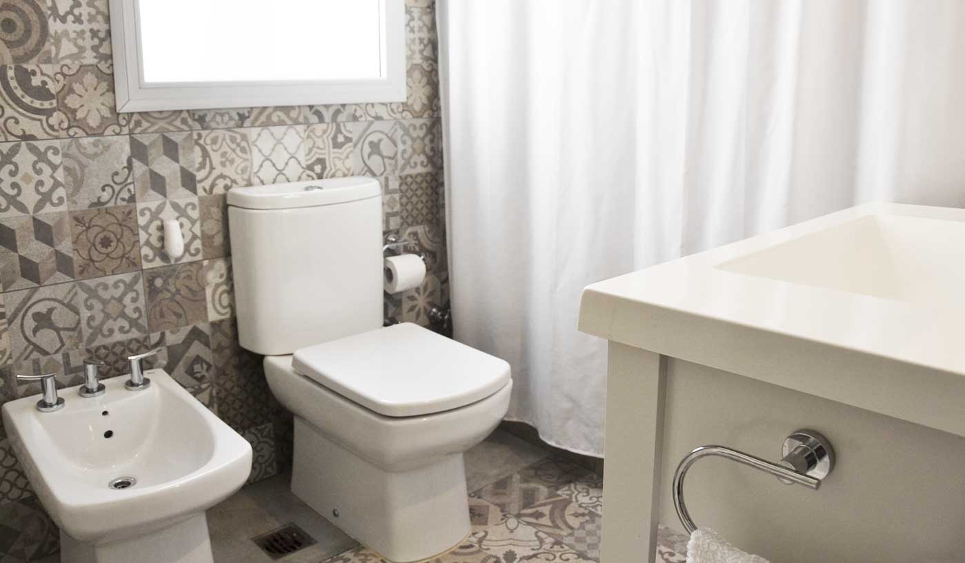 Contemporary Four Bedroom House With Private Rooftop Terrace and BBQ