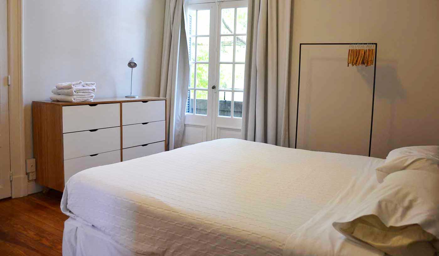 Contemporary Four Bedroom House With Private Rooftop Terrace and BBQ