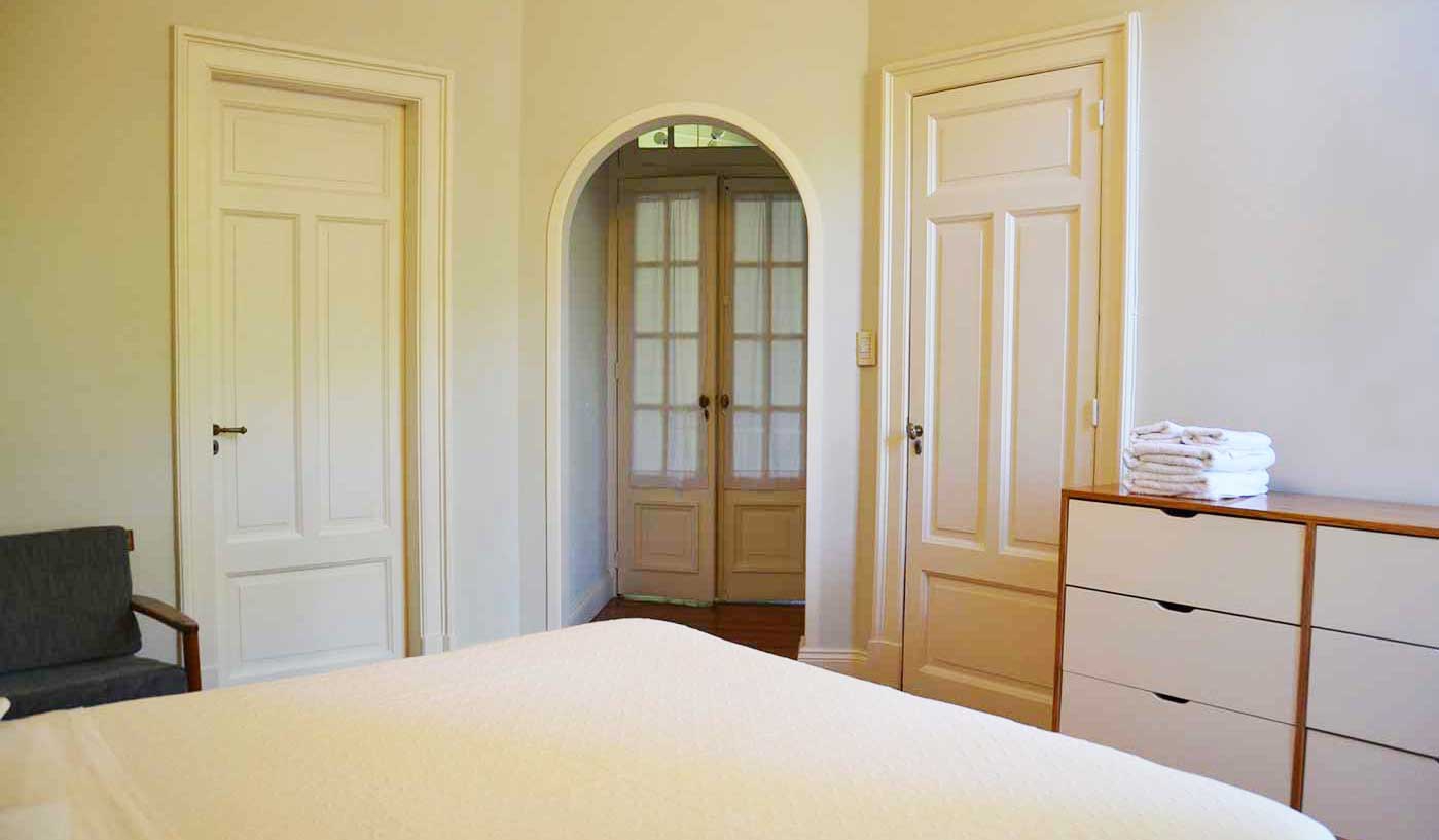 Contemporary Four Bedroom House With Private Rooftop Terrace and BBQ