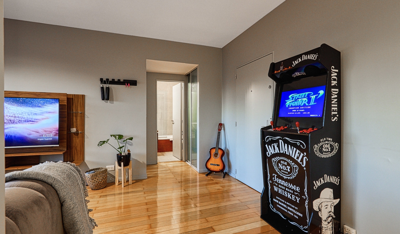 Amazing Views of Polo Fields from this High End One Bedroom Apartment