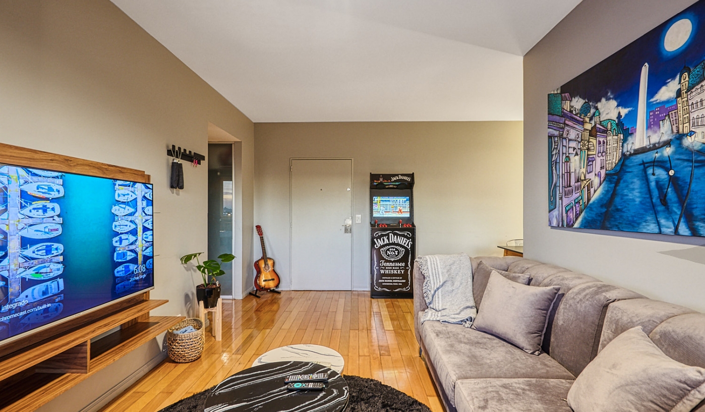 Amazing Views of Polo Fields from this High End One Bedroom Apartment