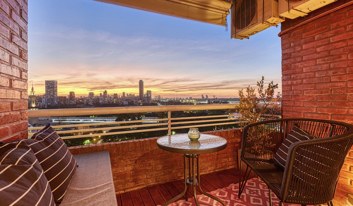 Amazing Views of Polo Fields from this High End One Bedroom Apartment