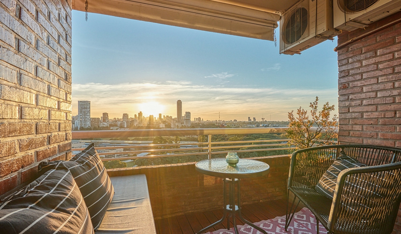 Amazing Views of Polo Fields from this High End One Bedroom Apartment