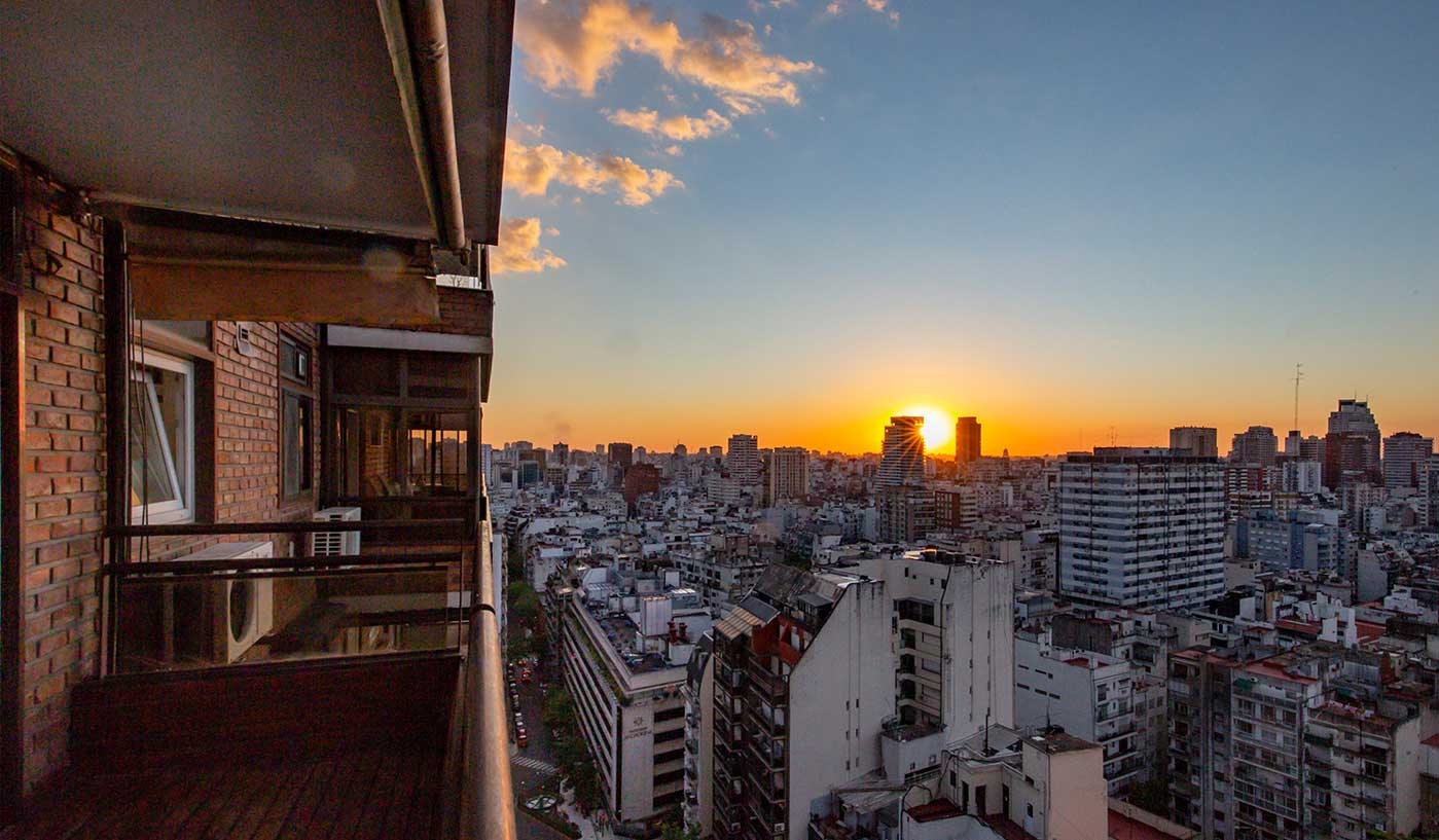 Fantastic Two Bedroom in 21st Floor with Stunning Views