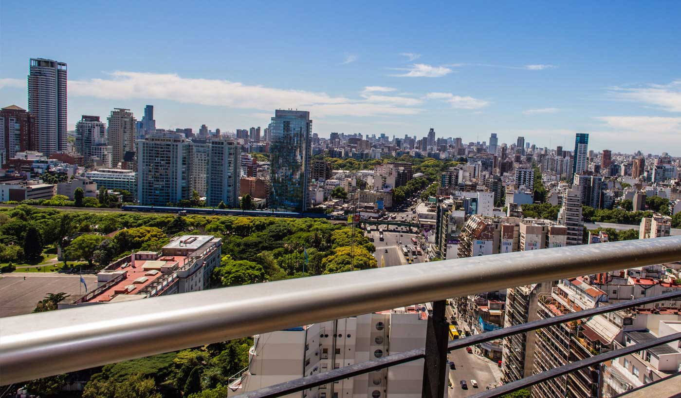 Superb 3 Bedroom Luxury Apartment with Impressive Views