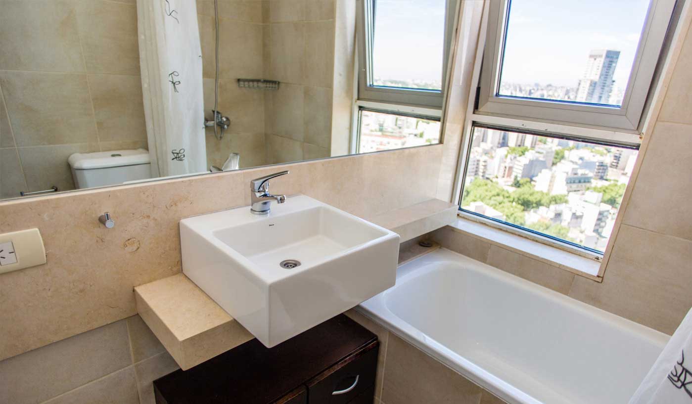 Superb 3 Bedroom Luxury Apartment with Impressive Views