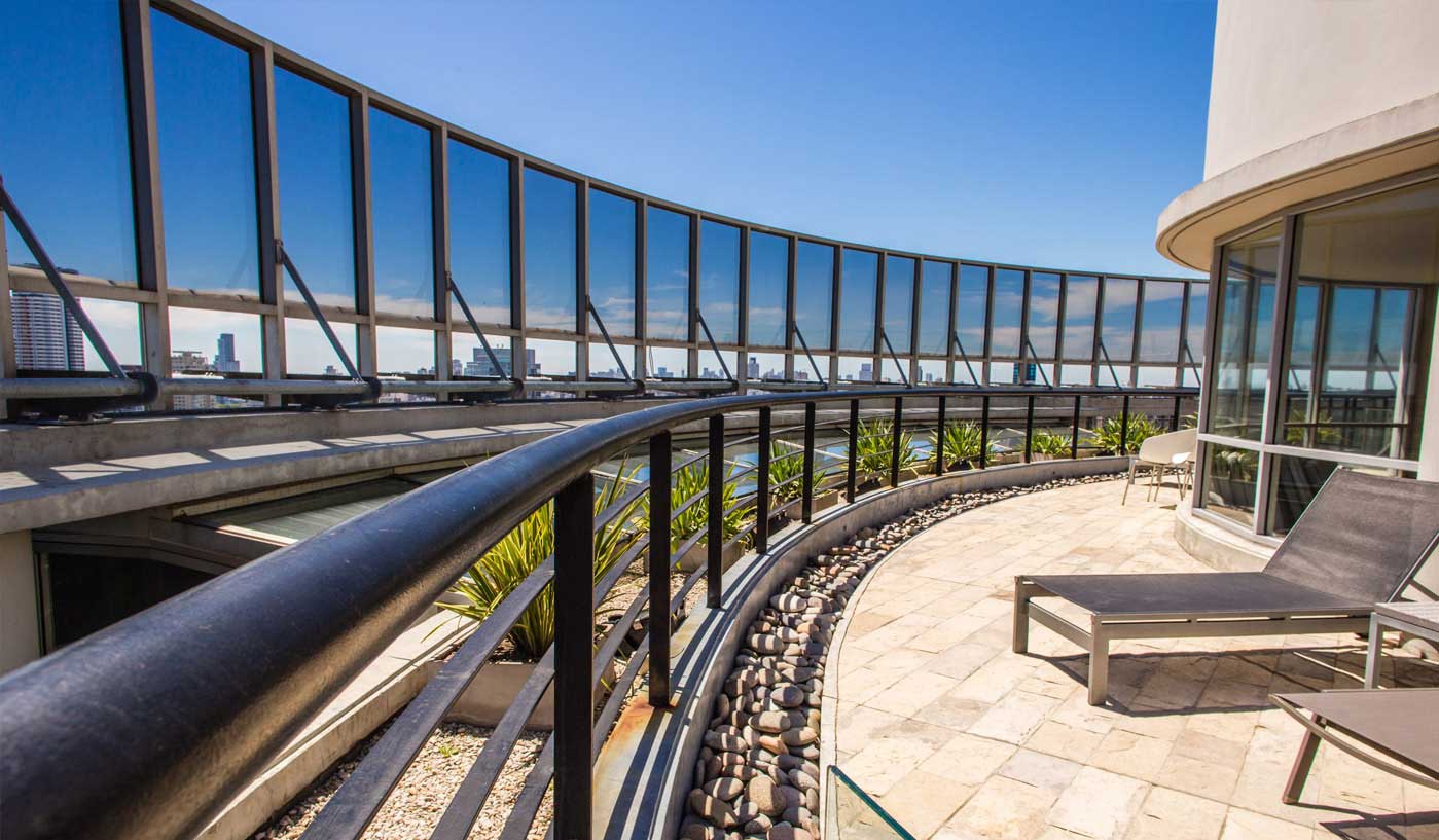 Superb 3 Bedroom Luxury Apartment with Impressive Views