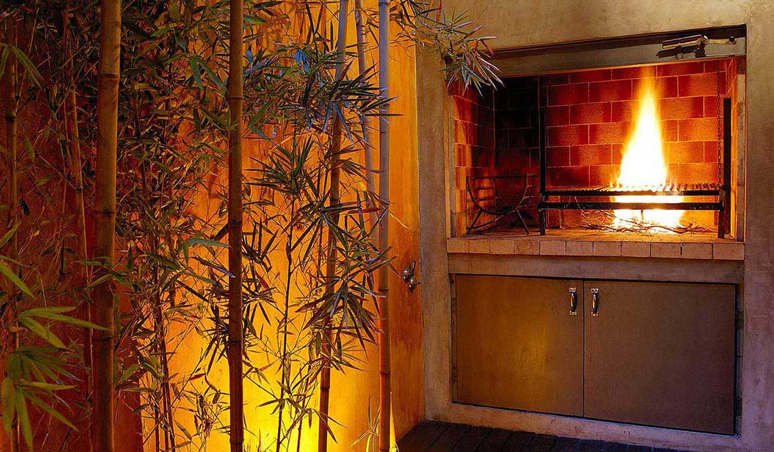 Spectacular 4 Bedroom Villa with Pool, Courtyard and BBQ in Palermo Soho