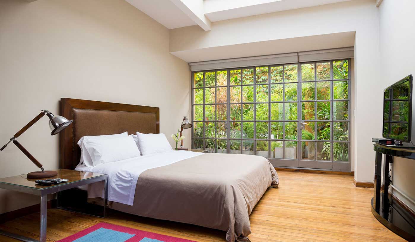 Spectacular 4 Bedroom Villa with Pool, Courtyard and BBQ in Palermo Soho