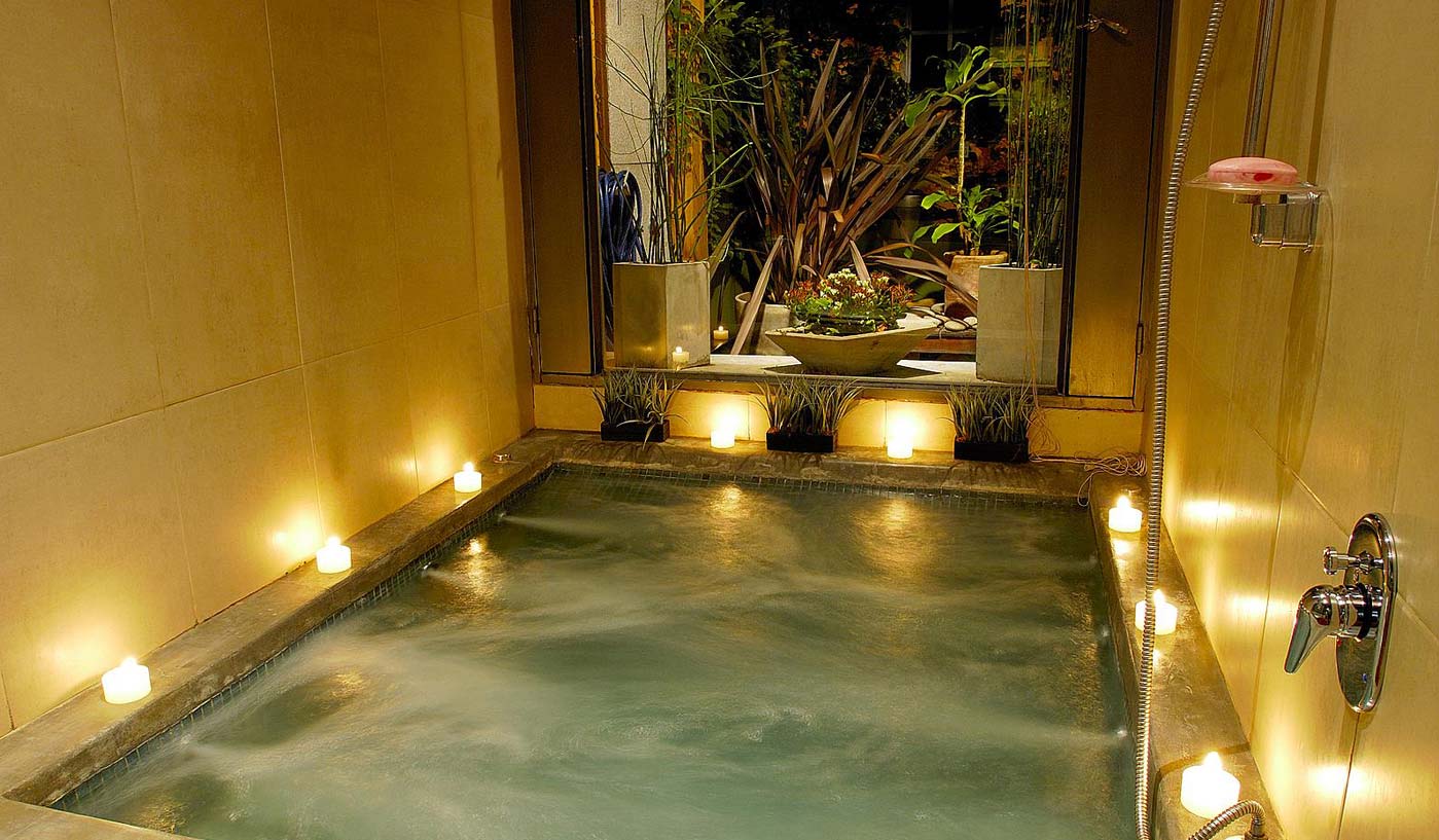 Spectacular 4 Bedroom Villa with Pool, Courtyard and BBQ in Palermo Soho