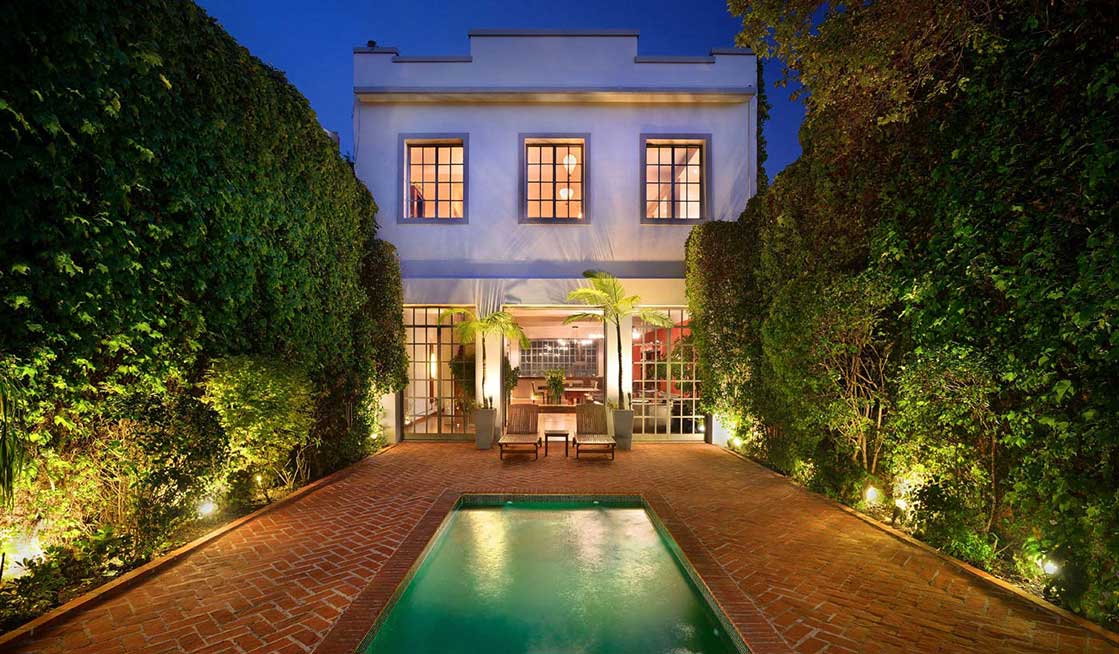 Spectacular 4 Bedroom Villa with Pool, Courtyard and BBQ in Palermo Soho